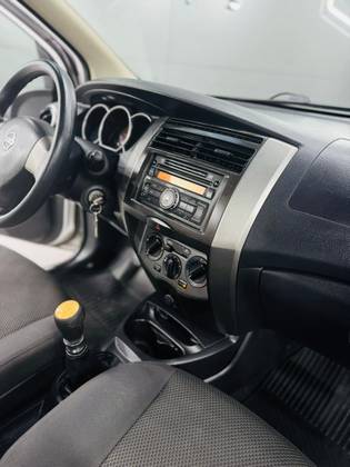NISSAN LIVINA 1.6 S 16V FLEX 4P MANUAL